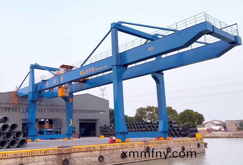 産品炤片-門式(shi)起重機.jpg